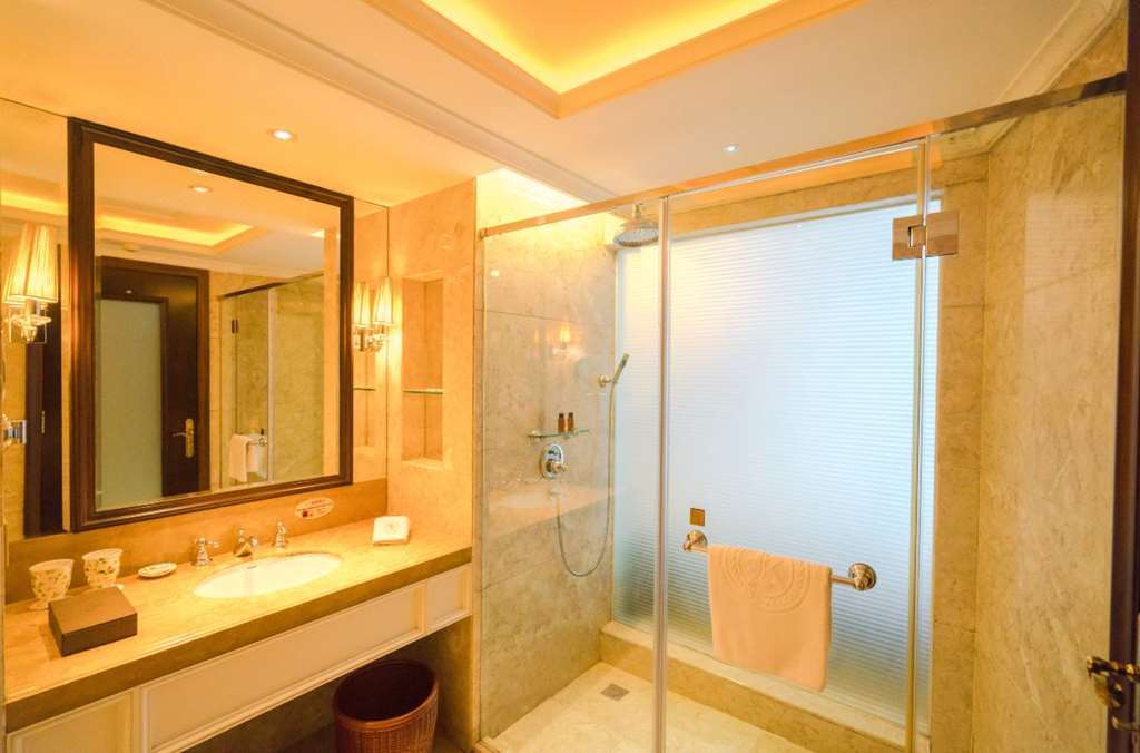 King Century Hotel Čung-šan Pokoj fotografie